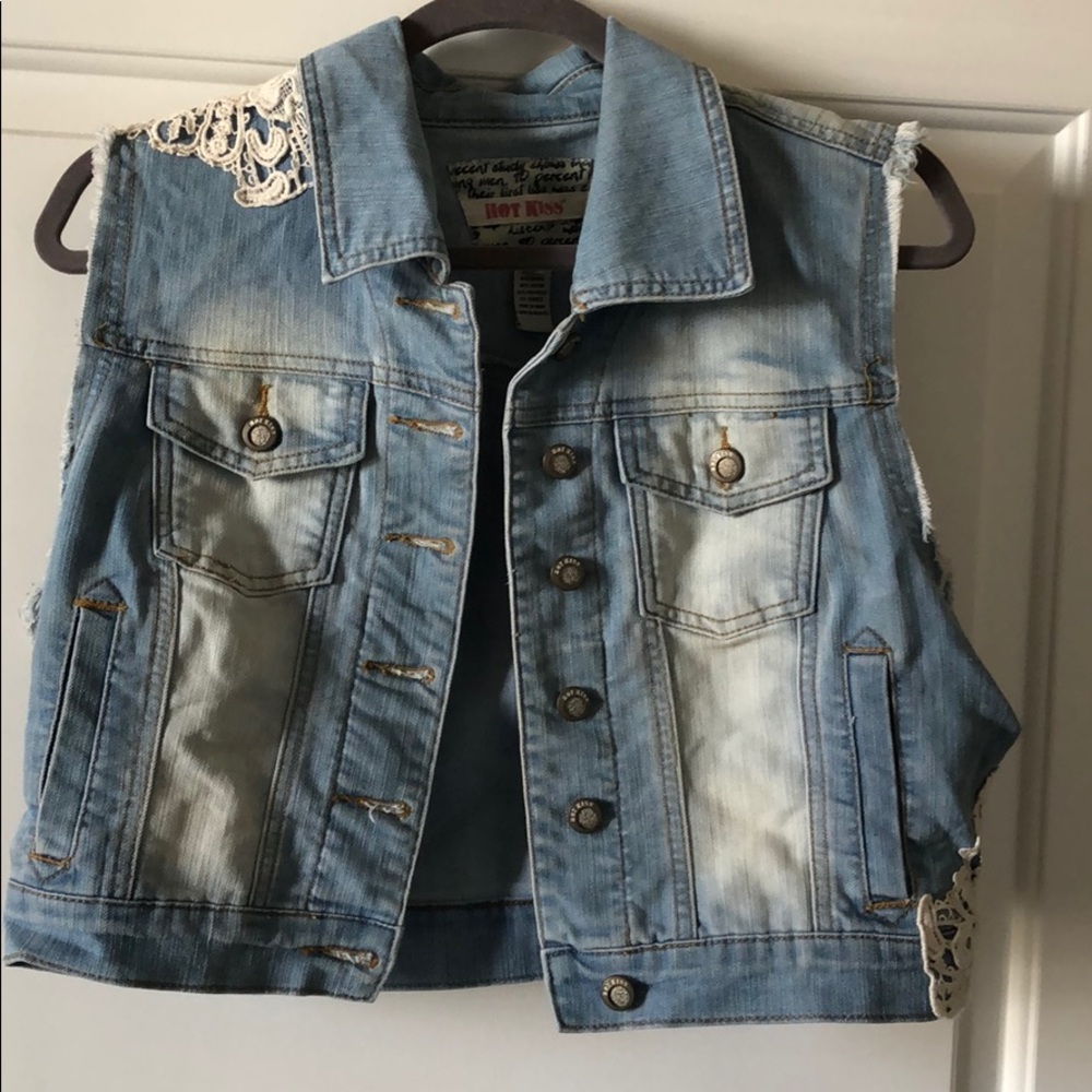 Denim cropped vest